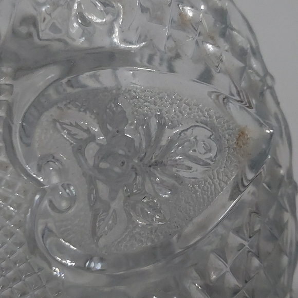 Clear Heart&Fleur-de-lis design Glass Candy Dish with Lid 6 7/8 in.W - Picture 2 of 8